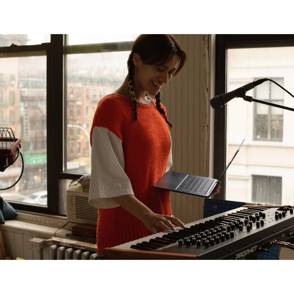 Apple MacBook Air 2022 512Gb Space Gray (MLXX3) (M2 8C, 8 ГБ, 512 ГБ SSD). Фото 5