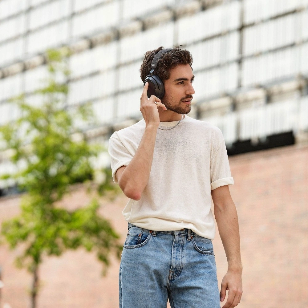 Беспроводные наушники Sennheiser Momentum 4, Blue (M4AEBT). Фото 5