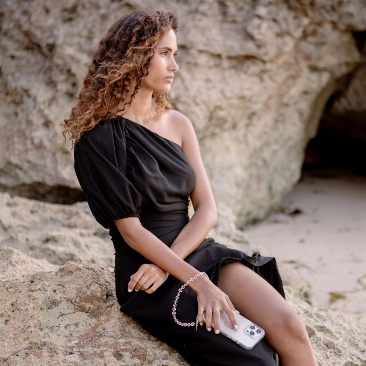 Накладка Uniq для iPhone 16 Pro Max COEHL Lumino (MagSafe), Rose Gold (IP6.9P(2024)-LUMMRGLD). Фото 8