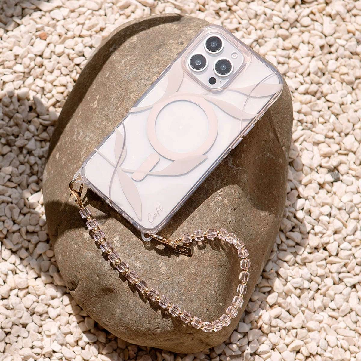 Накладка Uniq для iPhone 16 Pro Max COEHL (MagSafe), Verdure Spring Blossom (IP6.9P(2024)-VERMSBLS). Фото 4